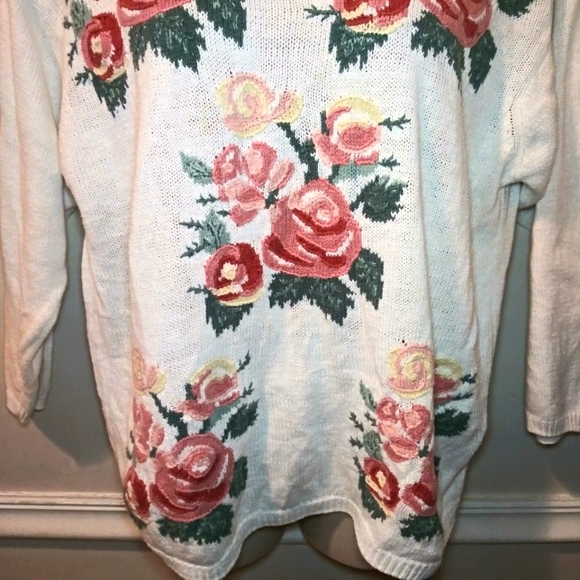 Vintage Chrysantheme Woman Cottagecore/Grannycore Style Rose Embroidered Sweater - Picture 3 of 10
